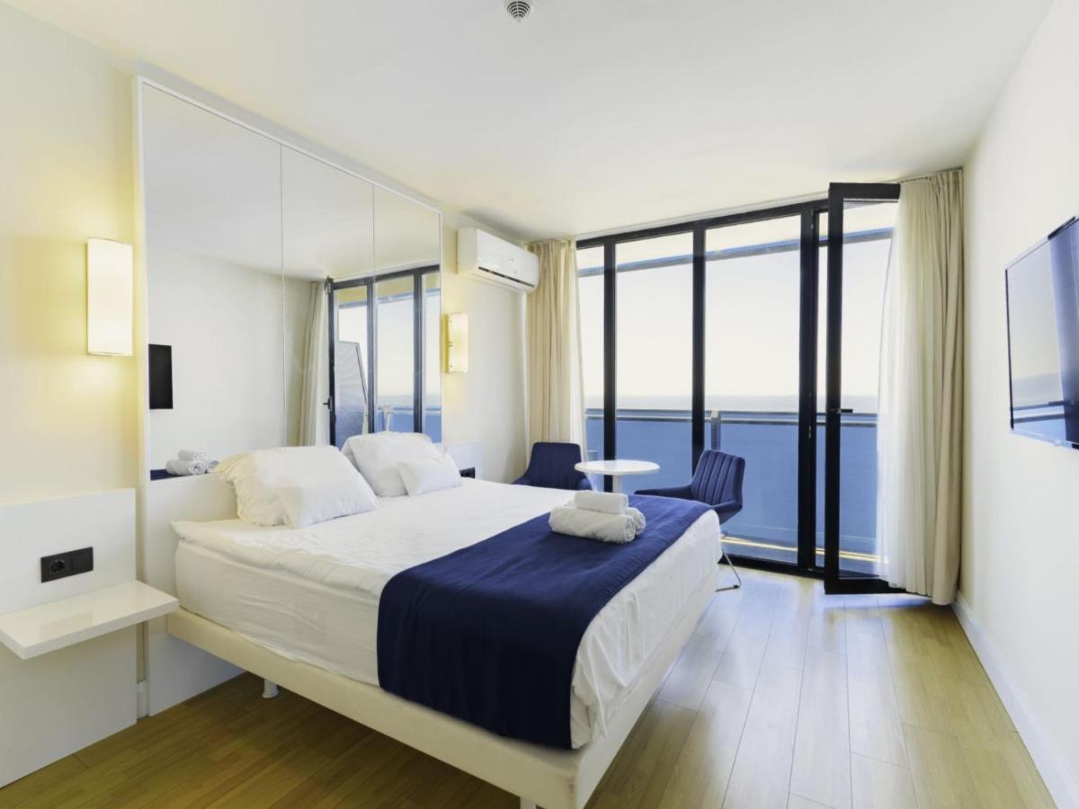 Black Sea Apartment In Orbi City Batumi Exteriör bild
