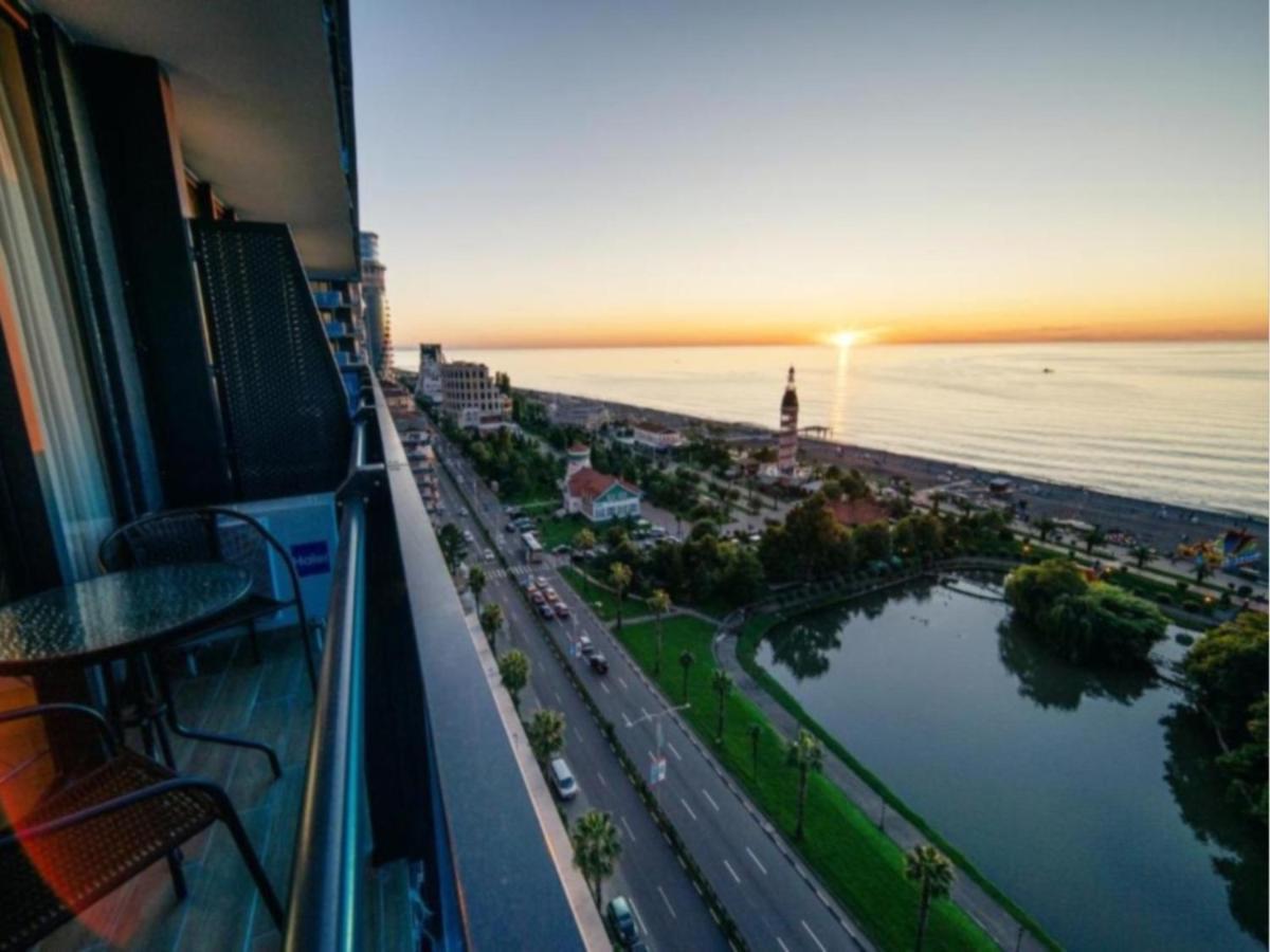 Black Sea Apartment In Orbi City Batumi Exteriör bild