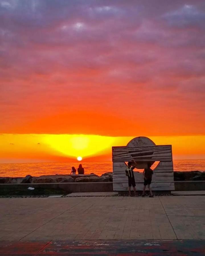 Black Sea Apartment In Orbi City Batumi Exteriör bild