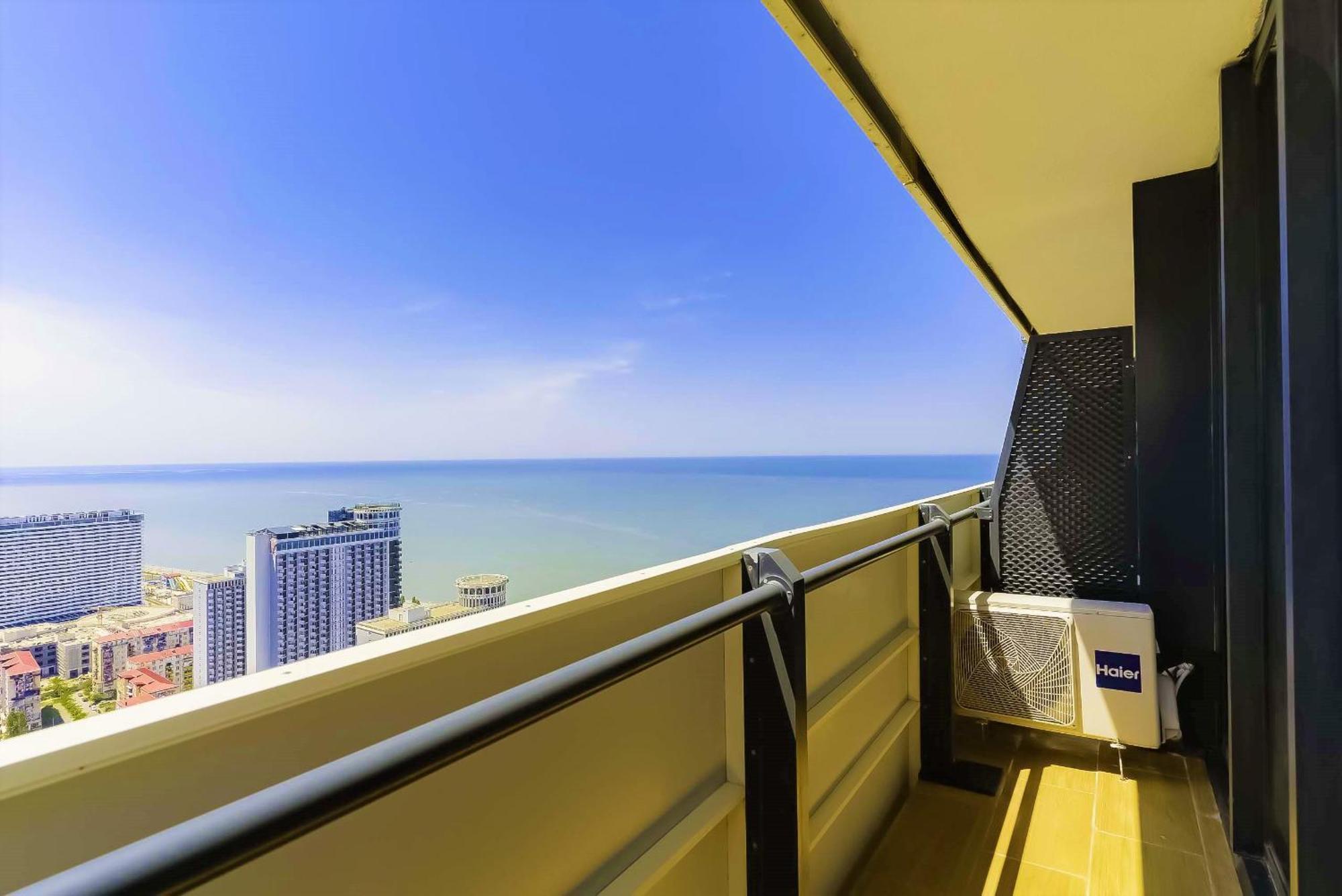 Black Sea Apartment In Orbi City Batumi Exteriör bild